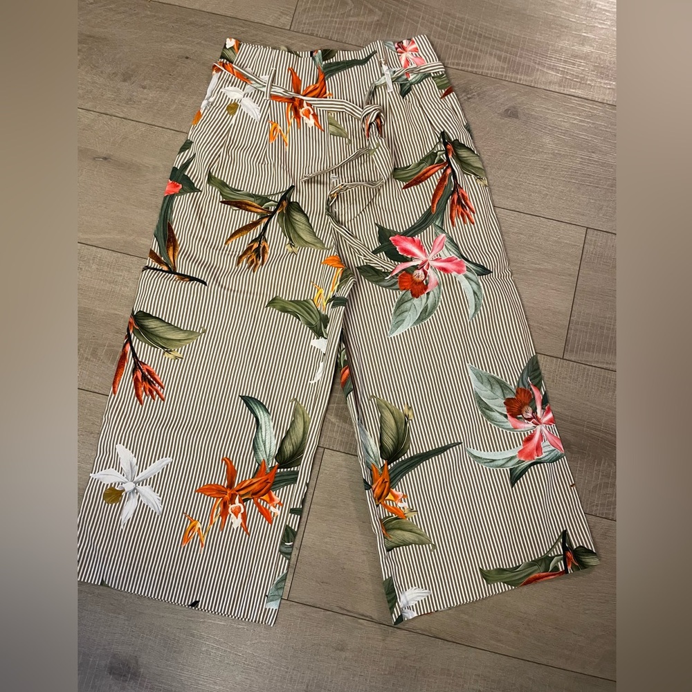 Zara Woman wide leg crop pant - size L